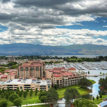 Sunset Waterfront Resort By Kelownacondorentals المظهر الخارجي الصورة