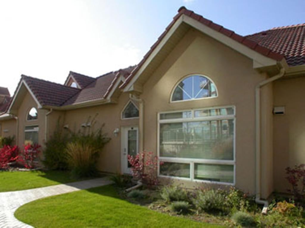 Sunset Waterfront Resort By Kelownacondorentals الغرفة الصورة
