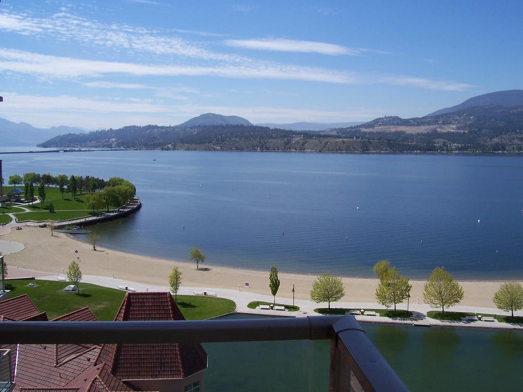 Sunset Waterfront Resort By Kelownacondorentals الغرفة الصورة