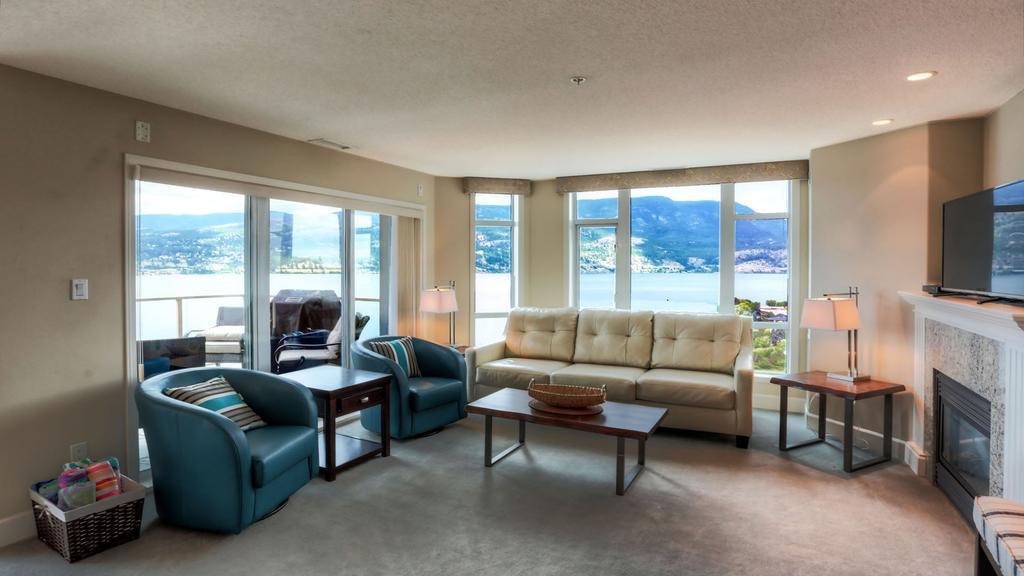 Sunset Waterfront Resort By Kelownacondorentals المظهر الخارجي الصورة