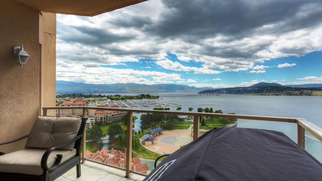 Sunset Waterfront Resort By Kelownacondorentals المظهر الخارجي الصورة