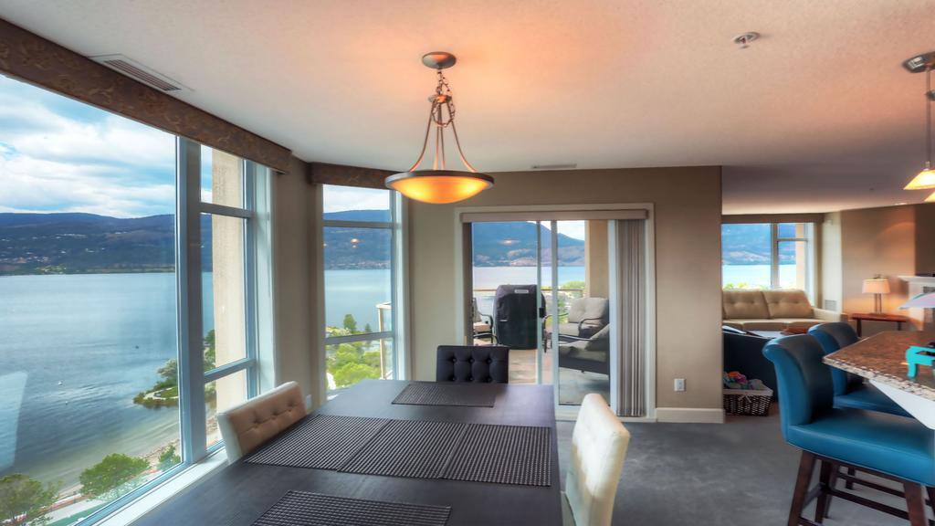 Sunset Waterfront Resort By Kelownacondorentals المظهر الخارجي الصورة